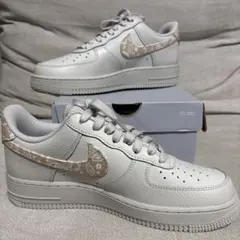 NIKE ナイキ　エアフォース1 ペイズリーライトボーン