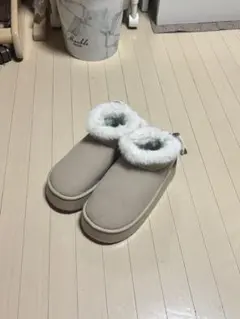 ベージュ ファー付きリボンムートンブーツ