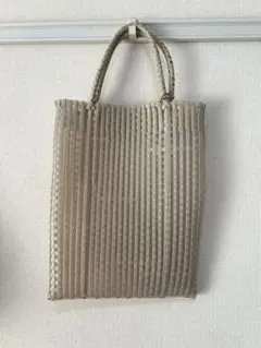 ベージュ プラスチック製 かごバッグ