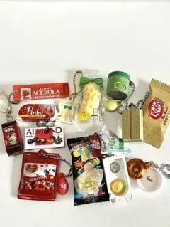 ガチャお菓子系10点セット　ミニチュアカプセルまとめ売り　食品サンプルキーホルダ