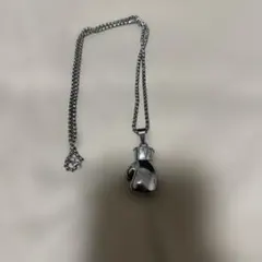 モハメドアリのサイン彫刻入り ボクシンググローブ型ネックレス