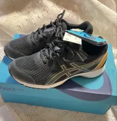 【新品】アシックスASICS　スニーカー☆22.5㎝　ブラック　ゴールド