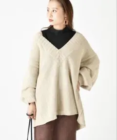 mystic ベージュ 深Vネック 長袖ニット