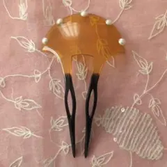 水牛あめ色大きめパール付き扇形かんざし