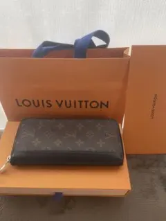 ルイヴィトン モノグラム マカサー ジッピーウォレット　ヴェルティカル 長財布