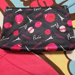 FAUCHON Paris ポーチ ブラック りんご柄のサムネイル