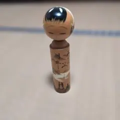 伝統的な手描きこけし