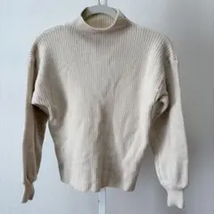 リブ編みハイネックセーター ベージュ