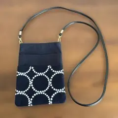 ミナペルホネン生地　スマホポーチ　ミニショルダーバッグ　ネイビー
