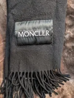 MONCLER モンクレール ウール マフラー 黒 美品 美品】モンクレール 中綿ロゴ入り ウール マフラー 大判 ストール 黒