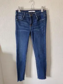 Item thumbnail for item 9882d0a5-6bac-4ef3-a17c-1c39a34b3a90