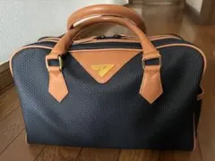 イブサンローラン 良品 三角ロゴ バイカラー 自立 ミニボストンバッグ ブラック イブサンローラン 良品 三角ロゴ バイカラー 自立 ミニボストンバッグ