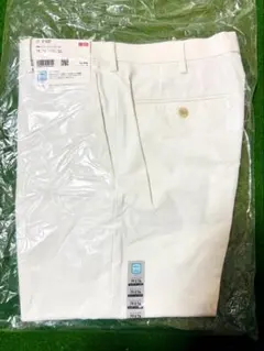 UNIQLO 感動パンツ　コットンライク　新品タグ付き ホワイト 白
