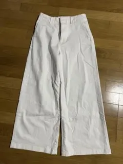 UNIQLO ホワイトワイドパンツ