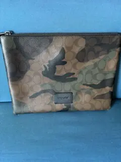 コーチ　迷彩クラッチバッグ