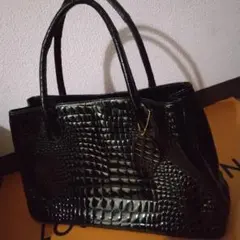 大感謝セール♪シャイニ風クロコダイル型押し牛革トートバッグの最高峰４０size黒