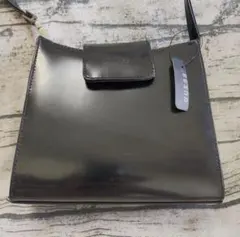 タグ付き　GUESS ゲス　ブラック　ミニショルダーバッグ　本革バッグ　斜めがけ