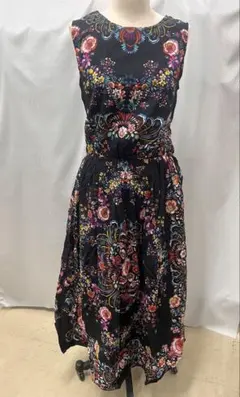 新品　インド綿ノースリーブ花柄ロングワンピース