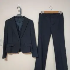 ダークグレー ストライプ パンツスーツ上下COMME CA ISM