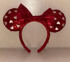 赤いハート模様のカチューシャ