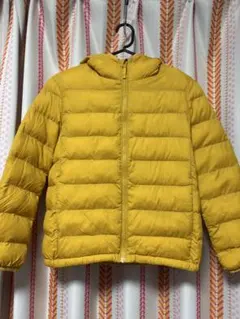 ユニクロ　BOYS ライトウォームパデットパーカ　140 イエロー