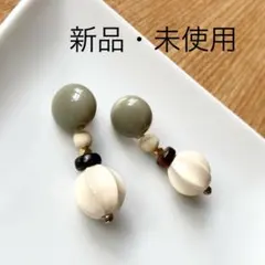 green label relaxing　チタンポスト ウッドビーズピアスのサムネイル