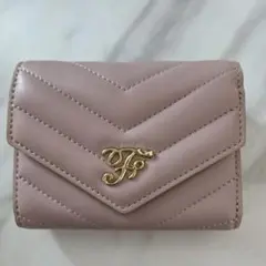 Maison de FLEUR キルトFウォレット 三つ折り財布 ピンクのサムネイル