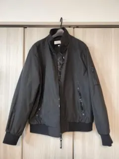 カルバン・クライン　ブラック　ジャンパー　Ｌサイズ