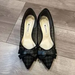 DIANA 黒 ポインテッドトゥパンプス リボン付き