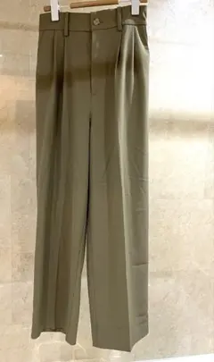 ユナイテッドアローズグリーンレーベルリラクシング　ベージュスラックスパンツ　38