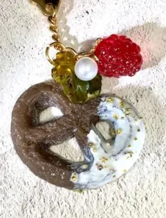 ■ベリーとクッキーのキーホルダー■送料無料■スイーツデコ■