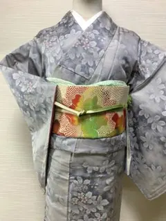 【美品】本場大島紬 白大島紬 着物 身丈158裄丈65 美品】本場大島紬 白大島紬 着物 身丈158裄丈65 - メルカリ