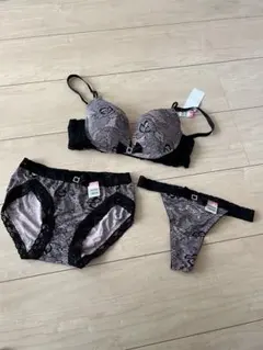 M様【新品未使用タグ付】エメフィール花柄レースブラジャーショーツセットB70 M