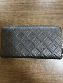 ラウンドファスナー長財布