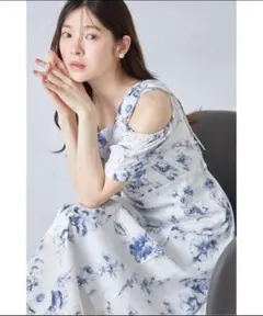 【新品タグ付】リボン付きオフショルフラワープリントワンピース　トッコクローゼット