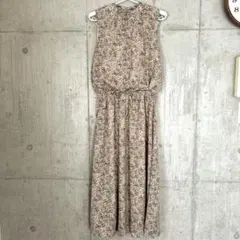 小花柄ワンピース