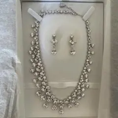 美品！Love Tiara ネックレスとイヤリングのブライダルアクセサリー