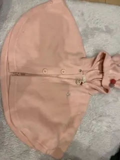 ウサギの耳付きピンクベビーポンチョ　ニットプランナー