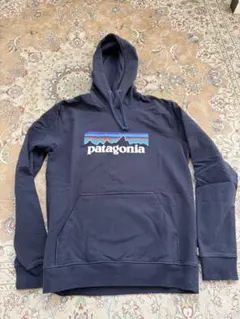 patagonia パーカー　ネイビーのサムネイル