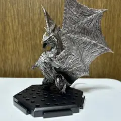 モンスターハンター　クシャルダオラ　フィギュア