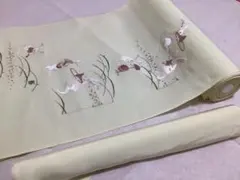 着物反物　丹後ちりめん　淡い黄緑色 ウサギ刺繍