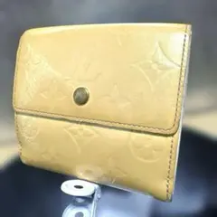 16☆良品☆ヴェルニ ♪Wホック折れ財布♪アイボリー(ペルル)