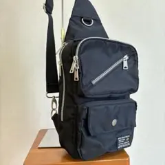 美品ALPHA INDUSTRIES ボディバッグ ワンショルダー 黒 ナイロンのサムネイル