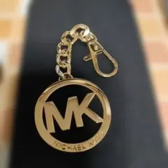 MICHAEL KORS ゴールド キーホルダー