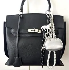 じゃらじゃらキーホルダー バッグチャーム バッグモチーフ＆パール調ネックレス付き