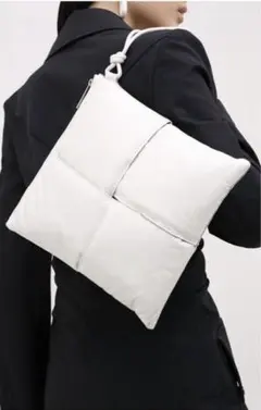 ❗️美品❗️ボッテガヴェネタ マキシイントレチャート パデット クラッチバッグ