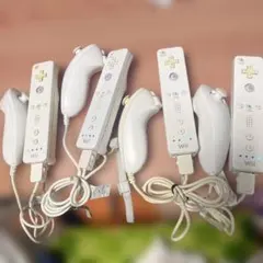 Wiiリモコン　ヌンチャク　付き　それぞれ4つ付き