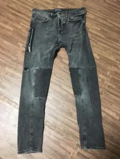 ZARAダメージジーンズ