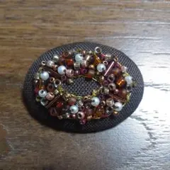 「ビーズ刺繍ブローチ」ハンドメイド