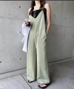 アンドミー　and me きれいめツイルワイドキャミサロペットのサムネイル